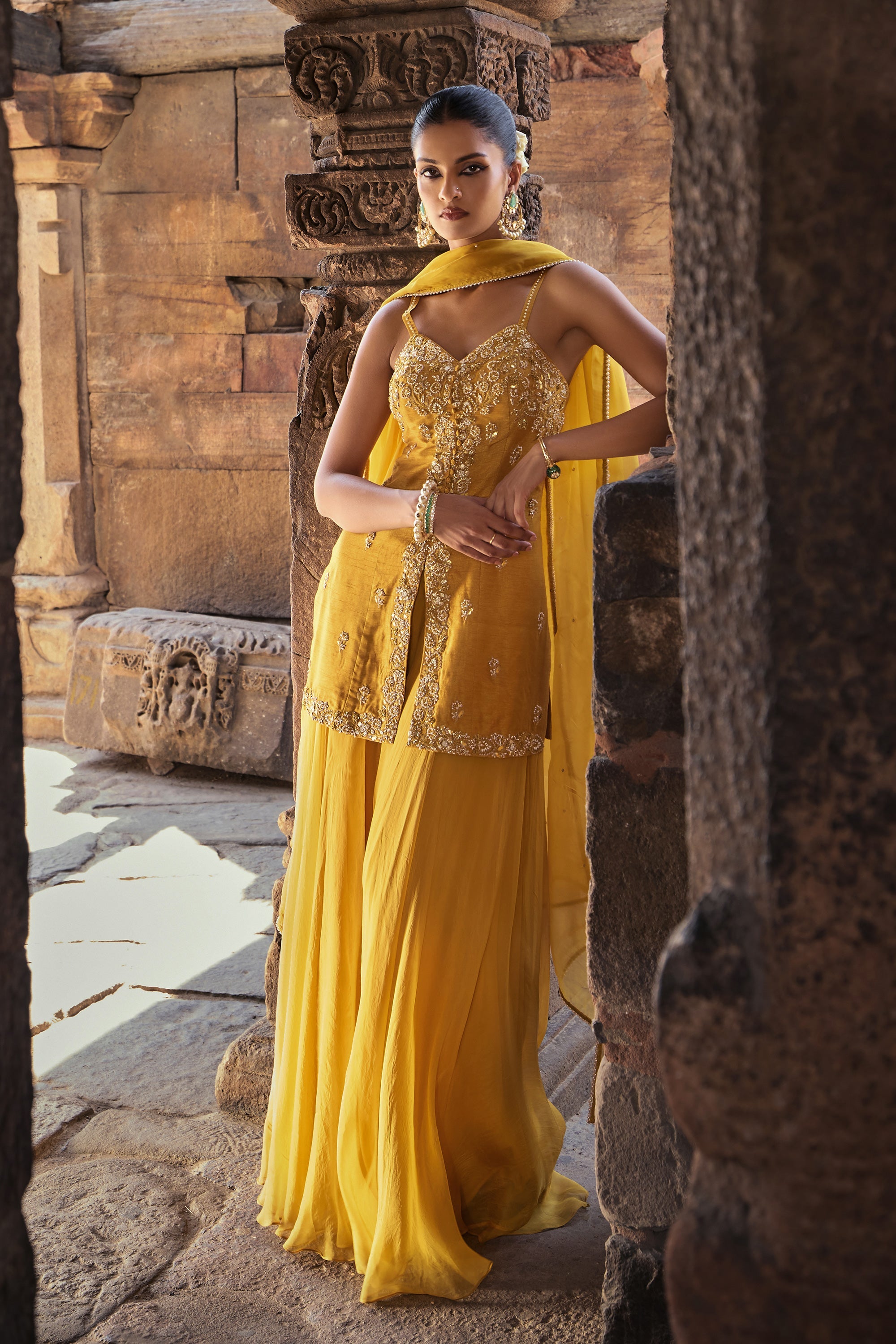 Aliyah_Sharara_Set_Kritika_Dawar