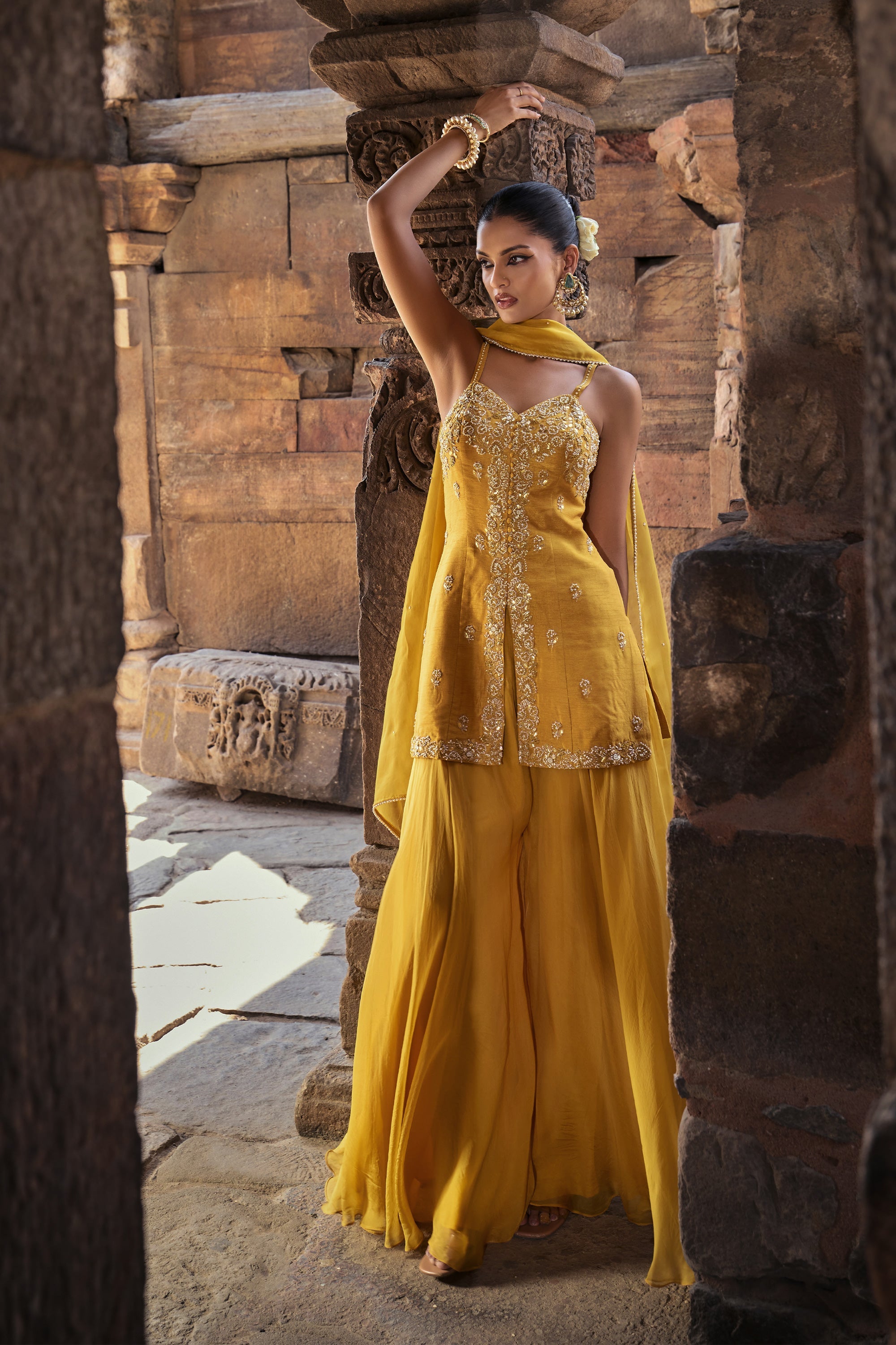 Aliyah_Sharara_Set_Kritika_Dawar