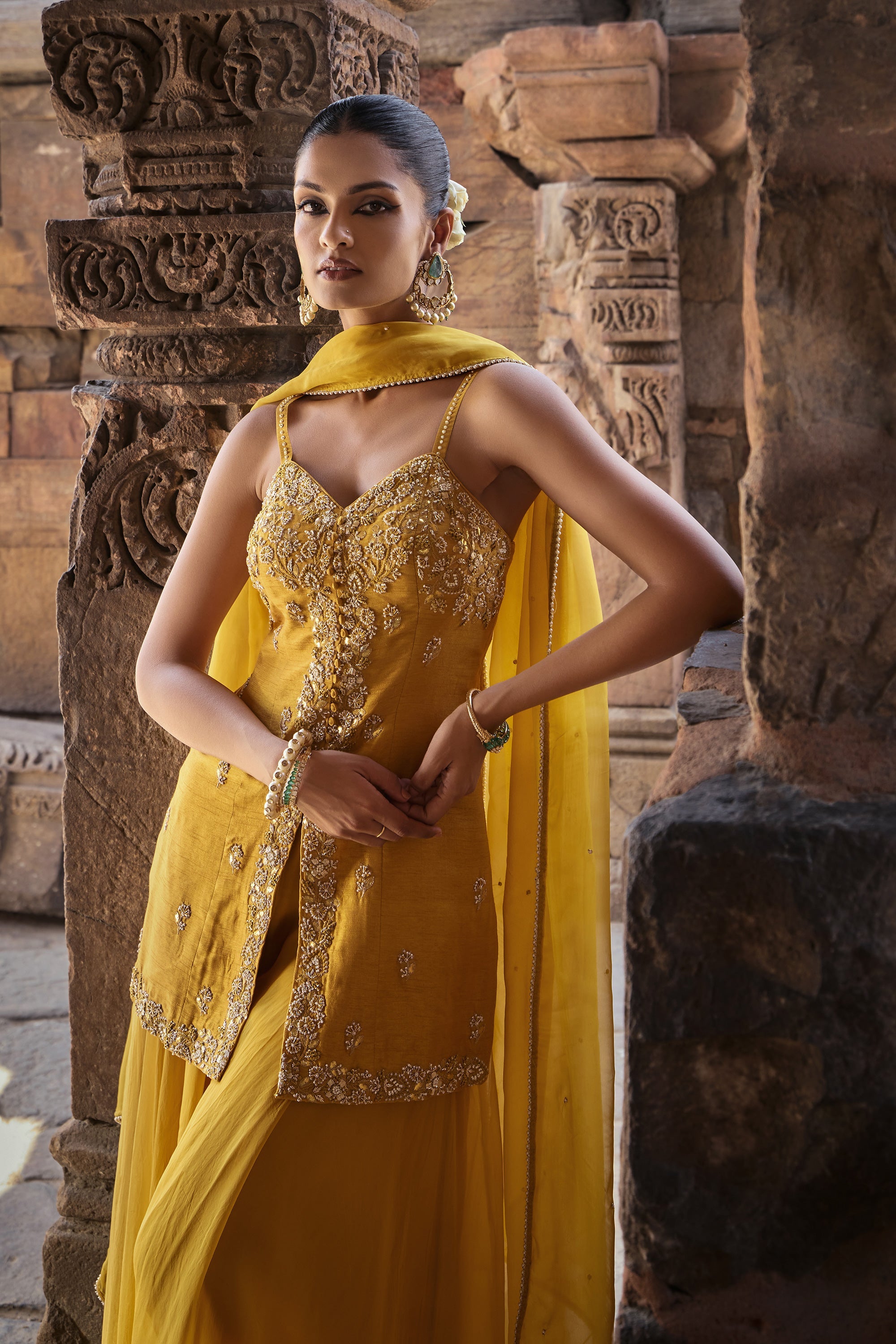 Aliyah_Sharara_Set_Kritika_Dawar