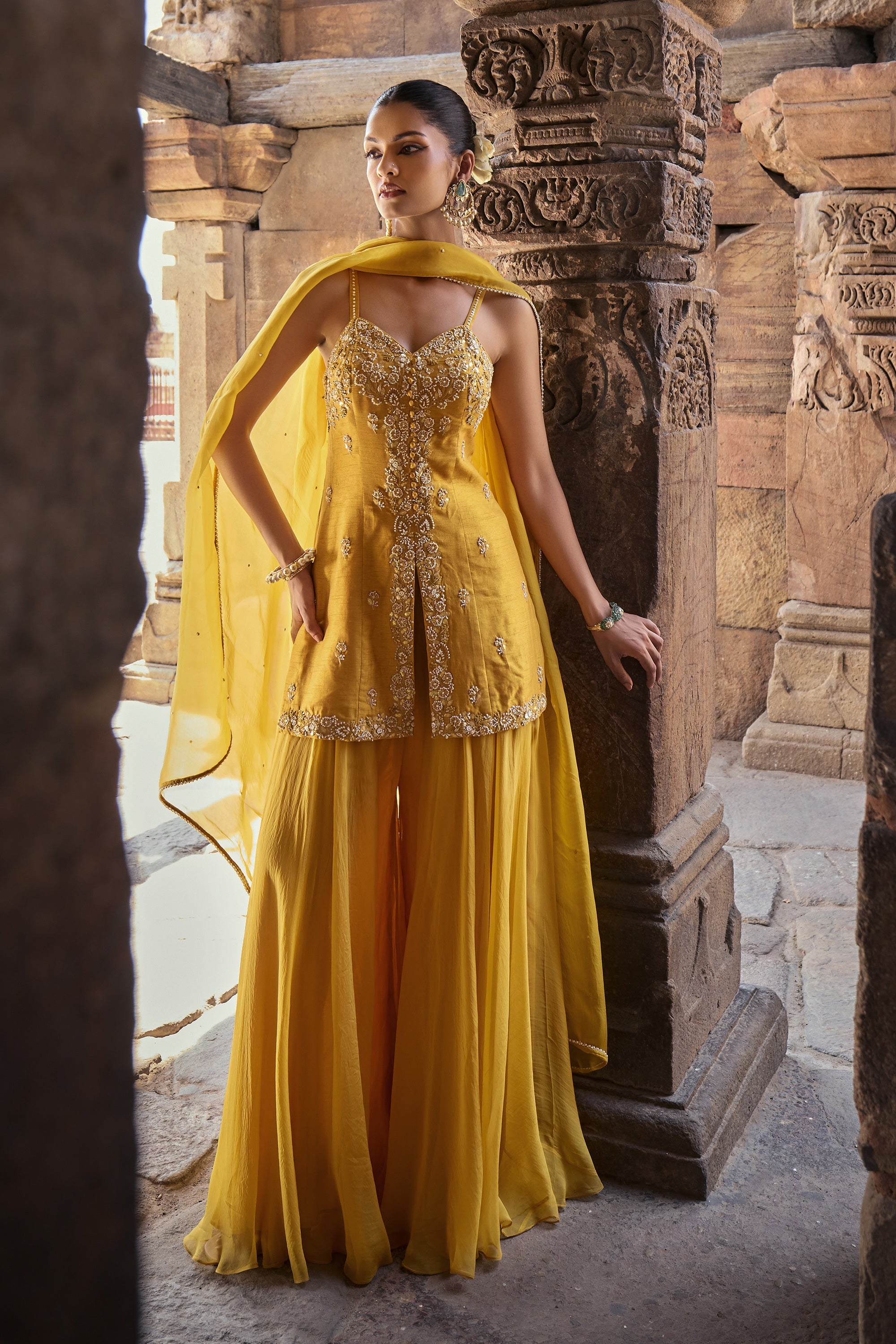 Aliyah_Sharara_Set_Kritika_Dawar