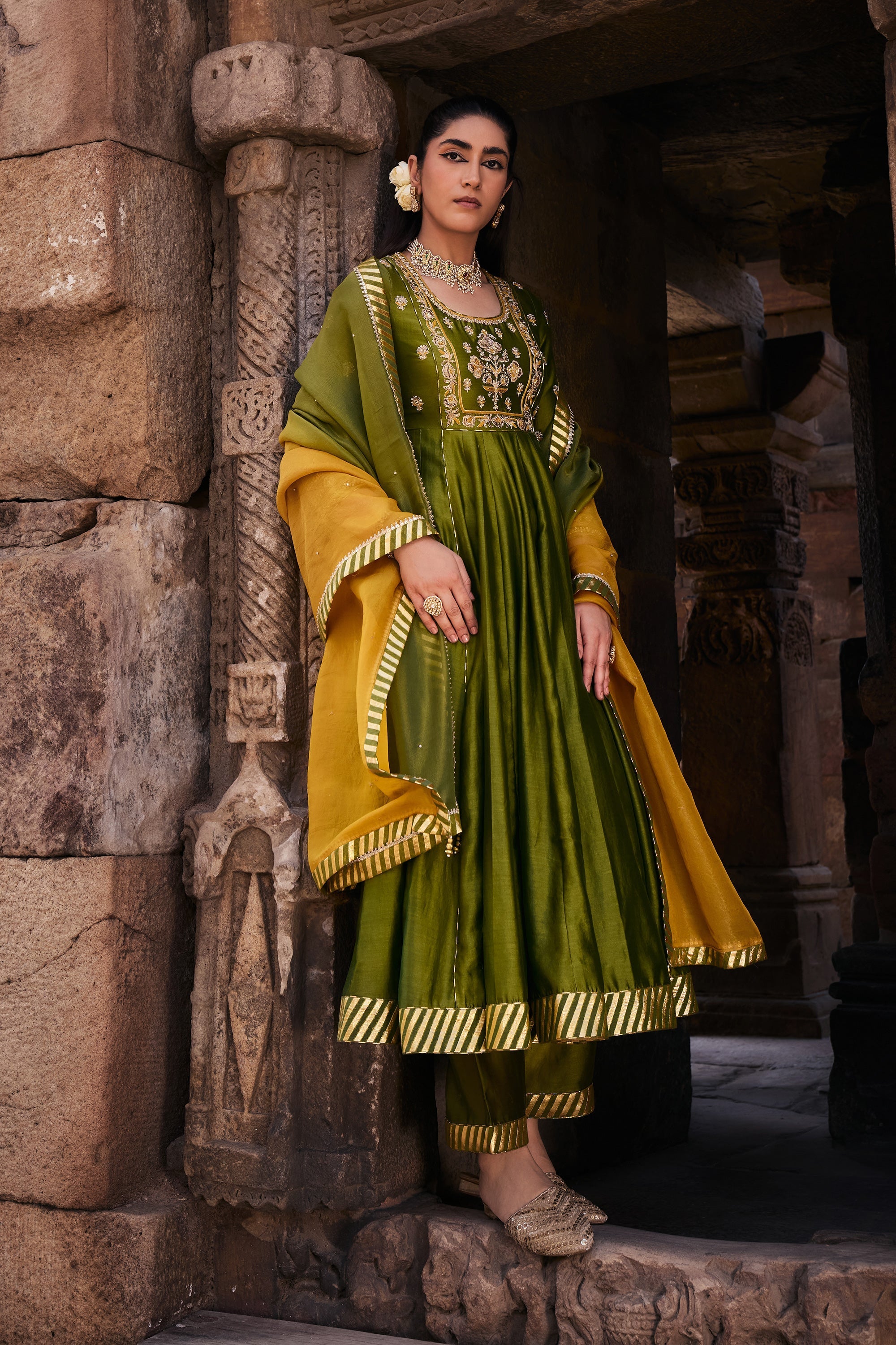 Zoha_Anarkali_Set_Kritika_Dawar