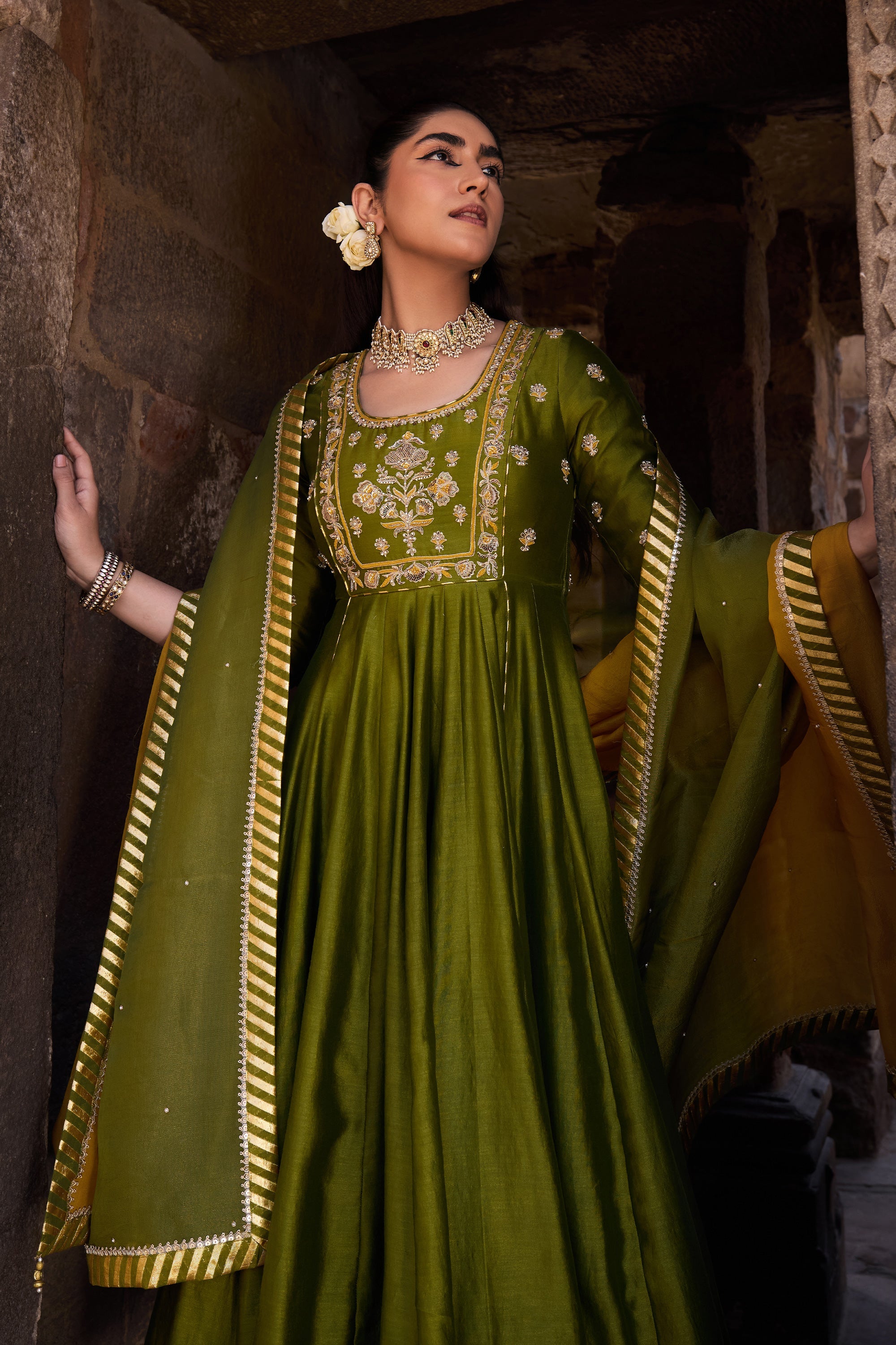 Zoha_Anarkali_Set_Kritika_Dawar