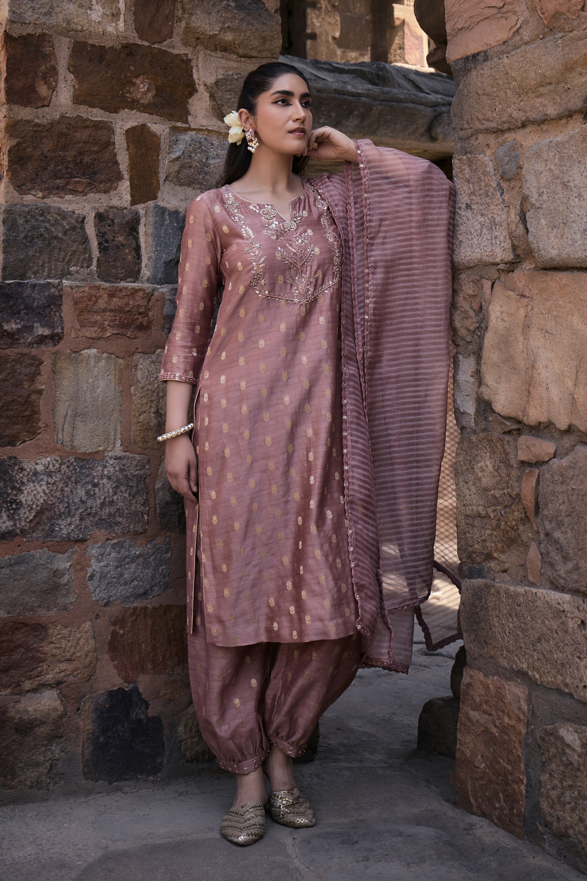 Aarna_Kurta_Set_Kritika_Dawar