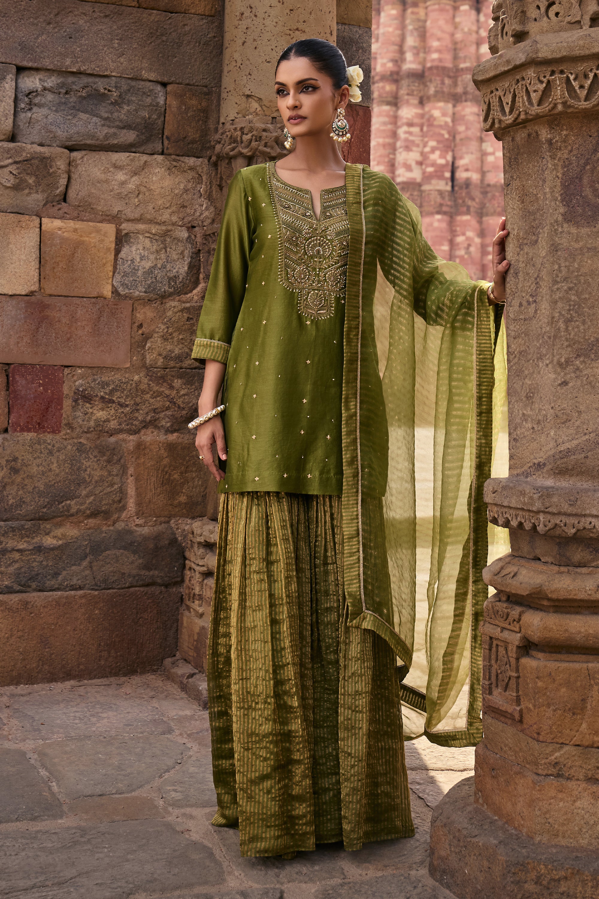 Erum_Gharara_Set_Kritika_Dawar