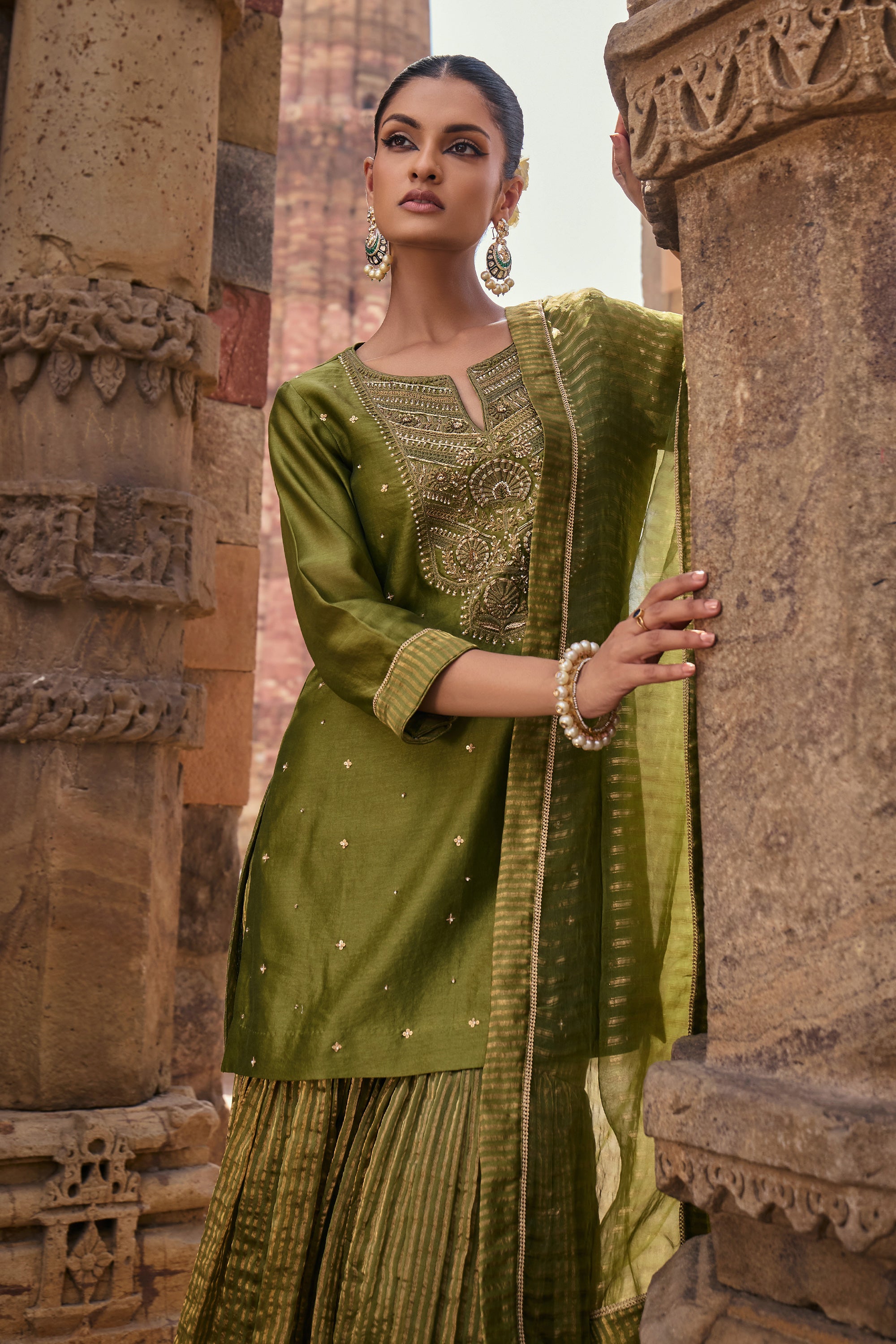 Erum_Gharara_Set_Kritika_Dawar