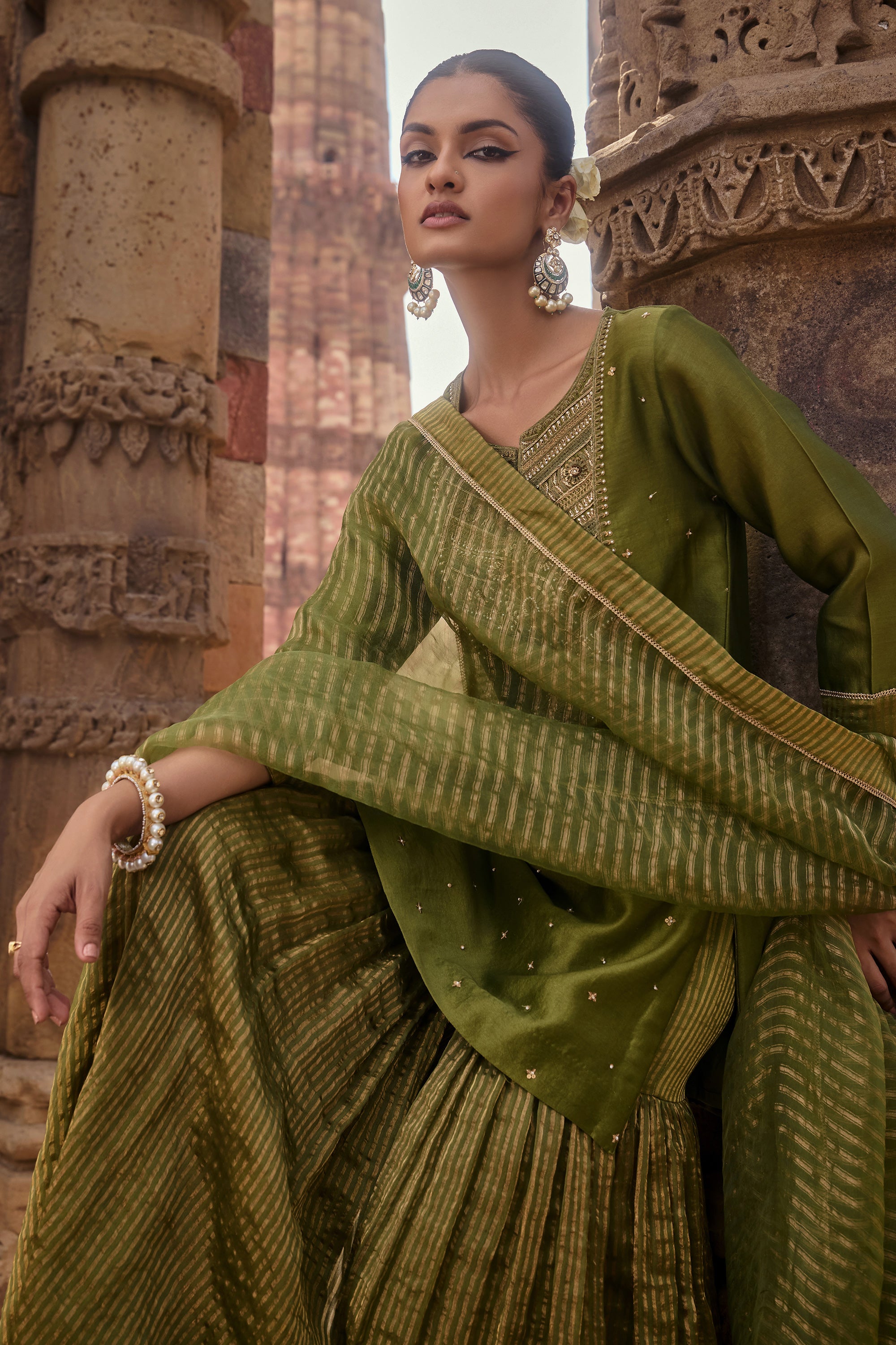 Erum_Gharara_Set_Kritika_Dawar