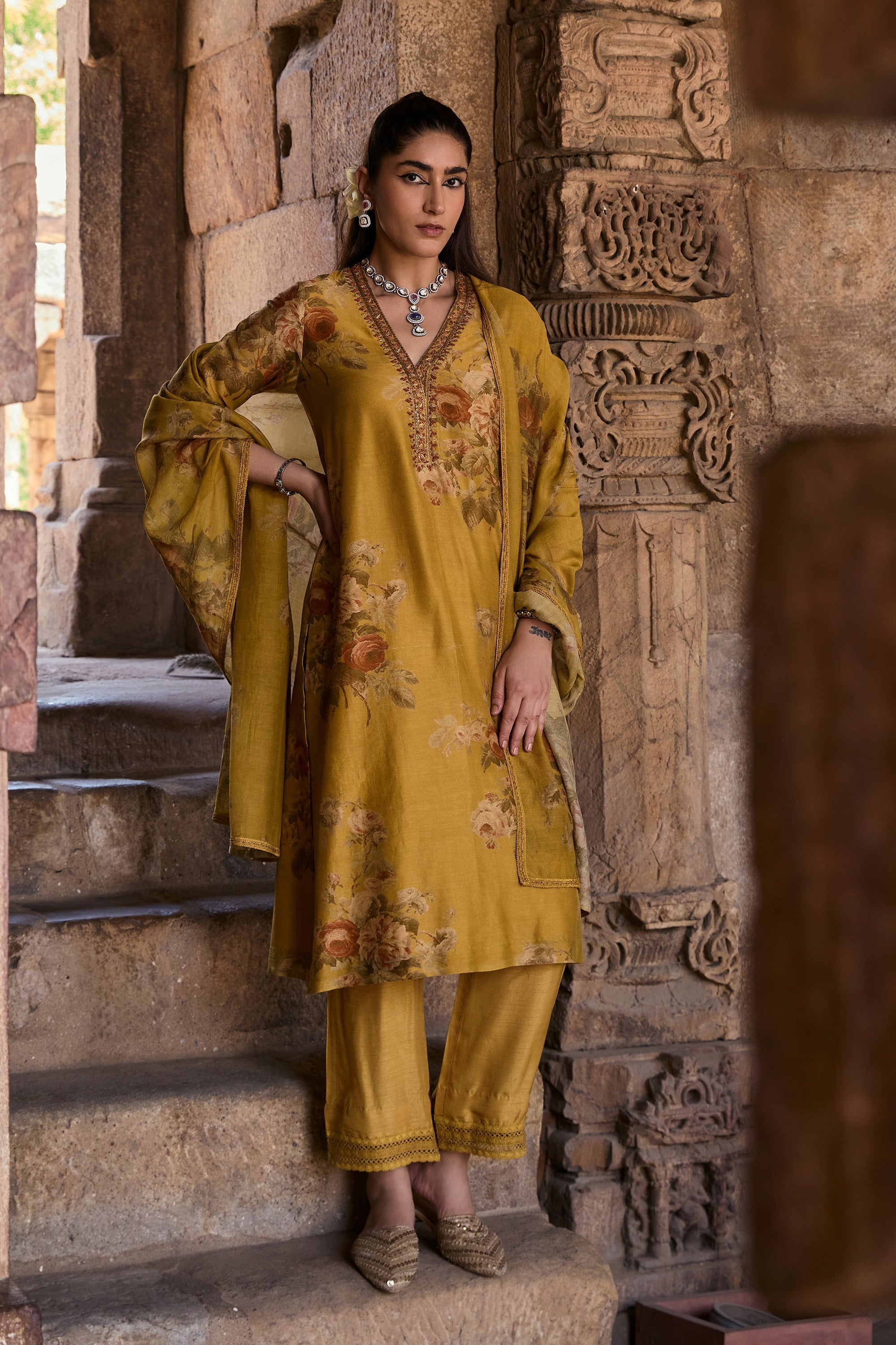 Zainab_Kurta_Set_Kritika_Dawar