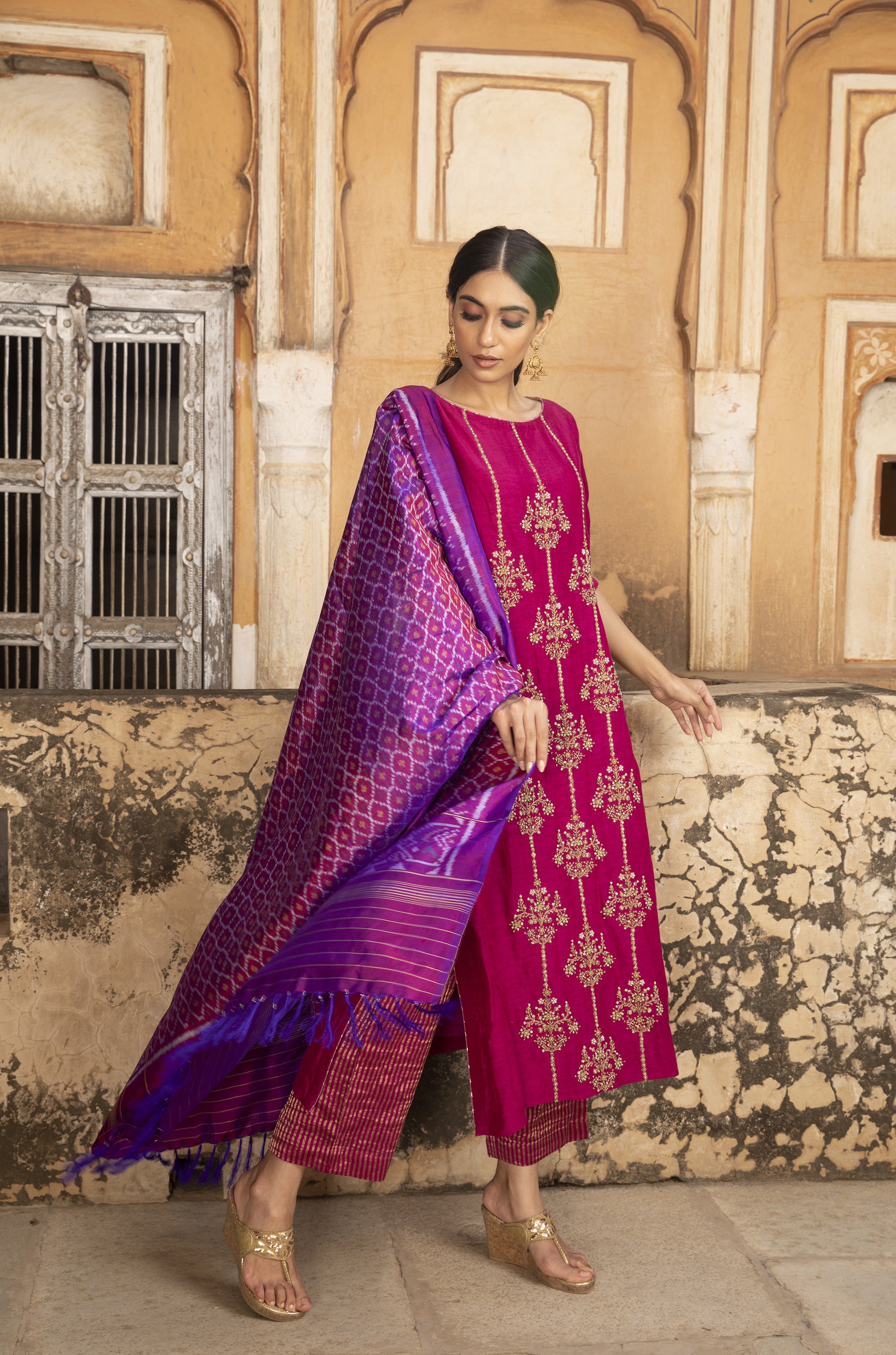 Fuchsia_Hand_Embroidered_Kurta_Set_Kritika_Dawar